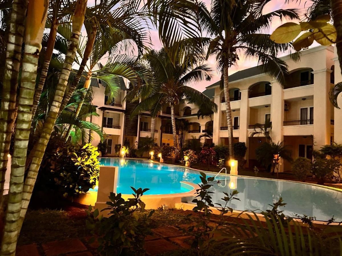 A'S Beach Apartment Flic en Flac Exterior foto